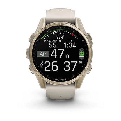 Garmin Fenix ​​8, 43 mm AMOLED Sapphire, or doux avec bracelet en silicone gris brouillard/sable foncé (010-02903-10)